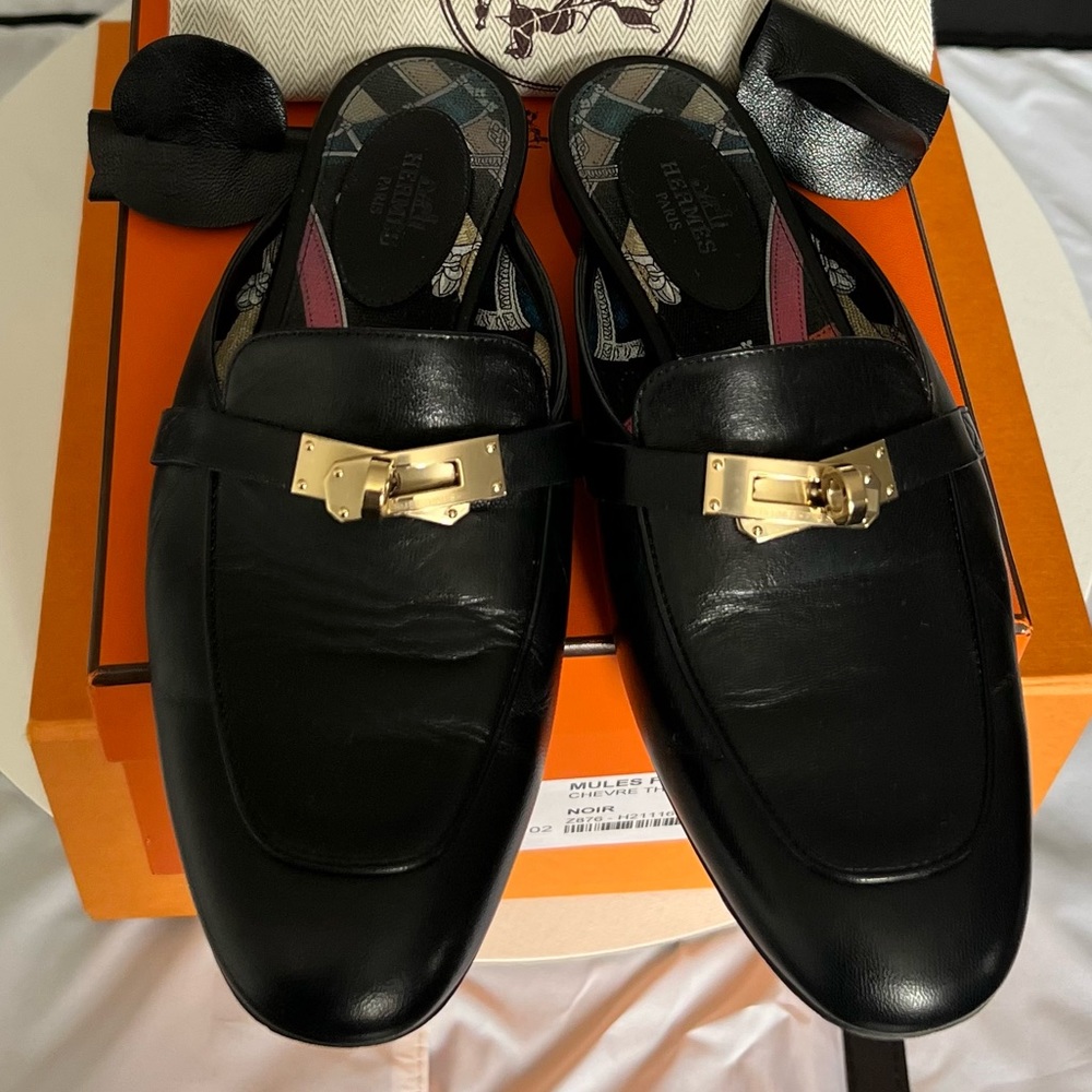 Authentic Hermes OZ Mules in Size 37 Black with Gold Hardware - Picture 5 of 16